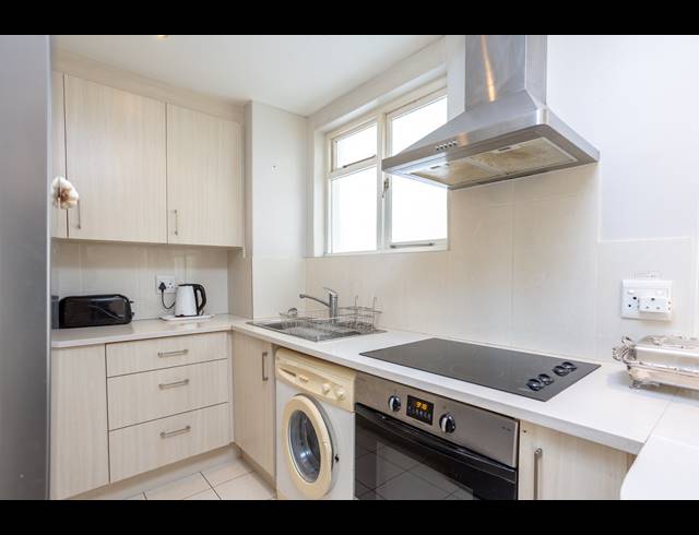2 BEDROOM APARTMENT TO LET IN SEA POINT